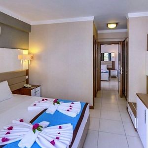 Familien-Zimmer mit Kingsize-Bett